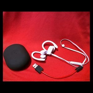 powerbeats3 wireless - white ear buds